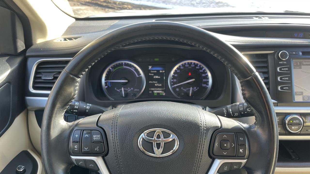 2018 Toyota Highlander HYBRID XLE AWD *Accident Free Photo