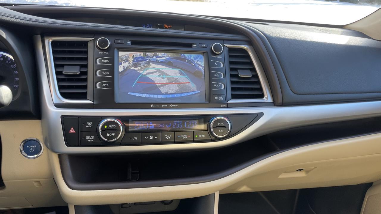 2018 Toyota Highlander HYBRID XLE AWD *Accident Free Photo