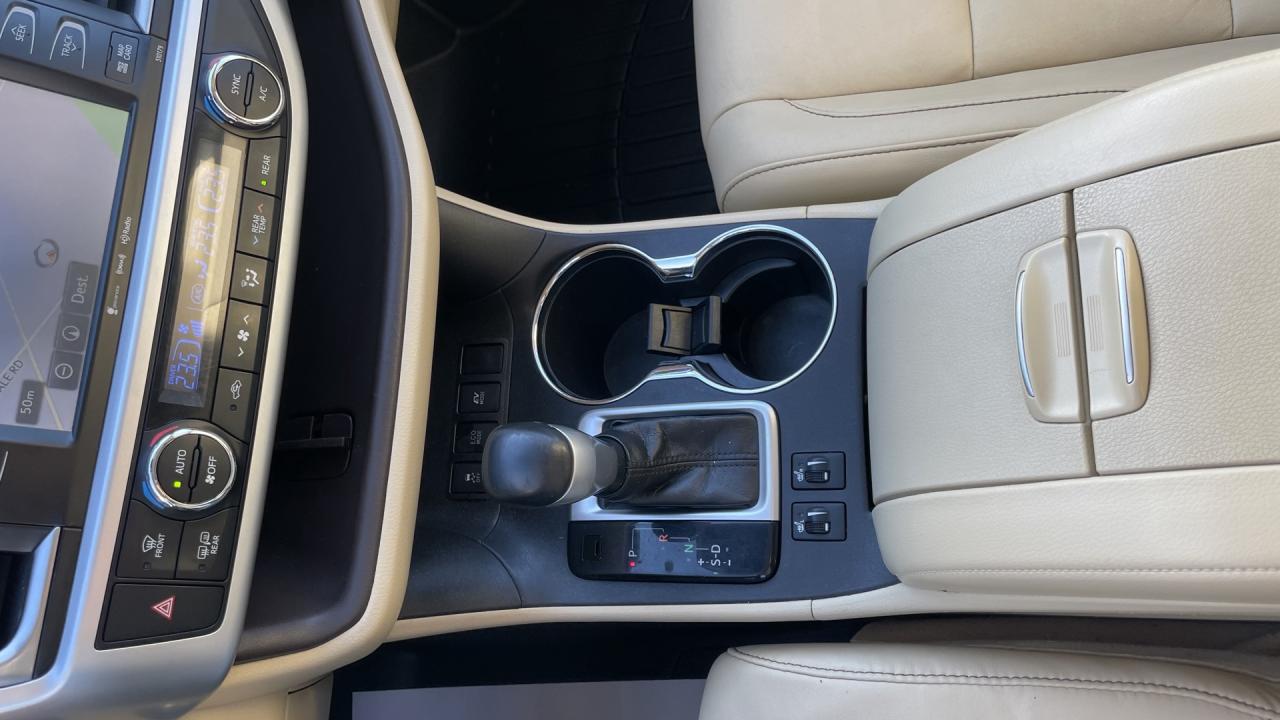 2018 Toyota Highlander HYBRID XLE AWD *Accident Free Photo