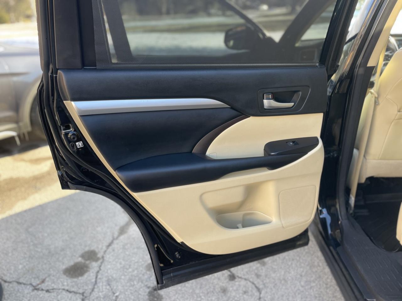 2018 Toyota Highlander HYBRID XLE AWD *Accident Free Photo