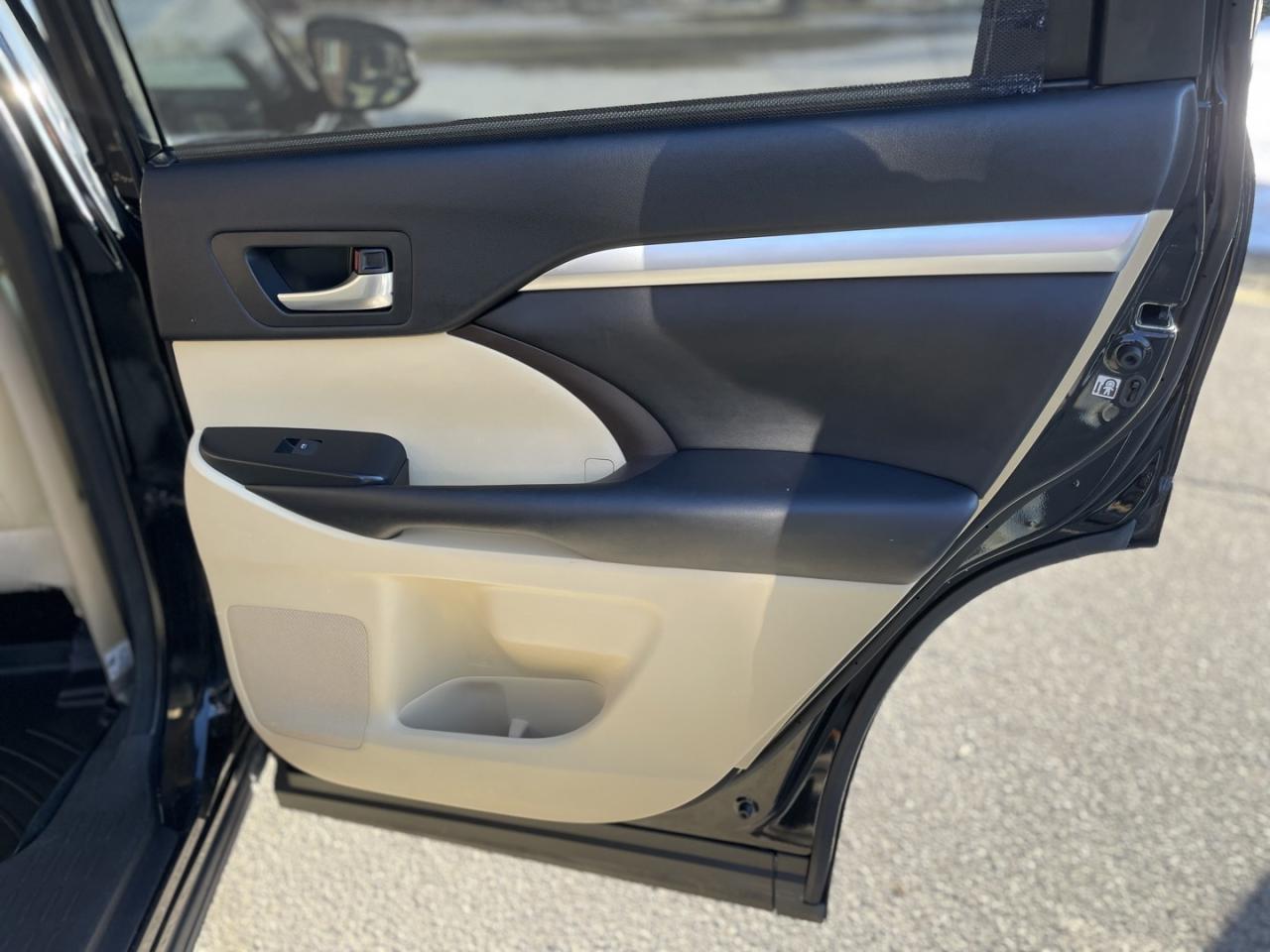 2018 Toyota Highlander HYBRID XLE AWD *Accident Free Photo