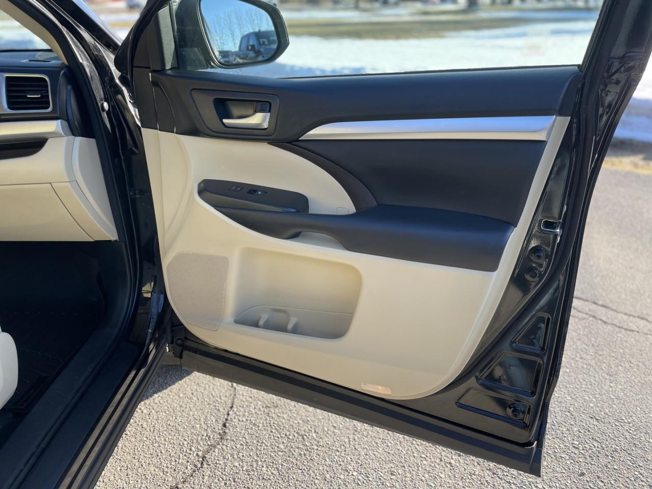 2018 Toyota Highlander HYBRID XLE AWD *Accident Free Photo