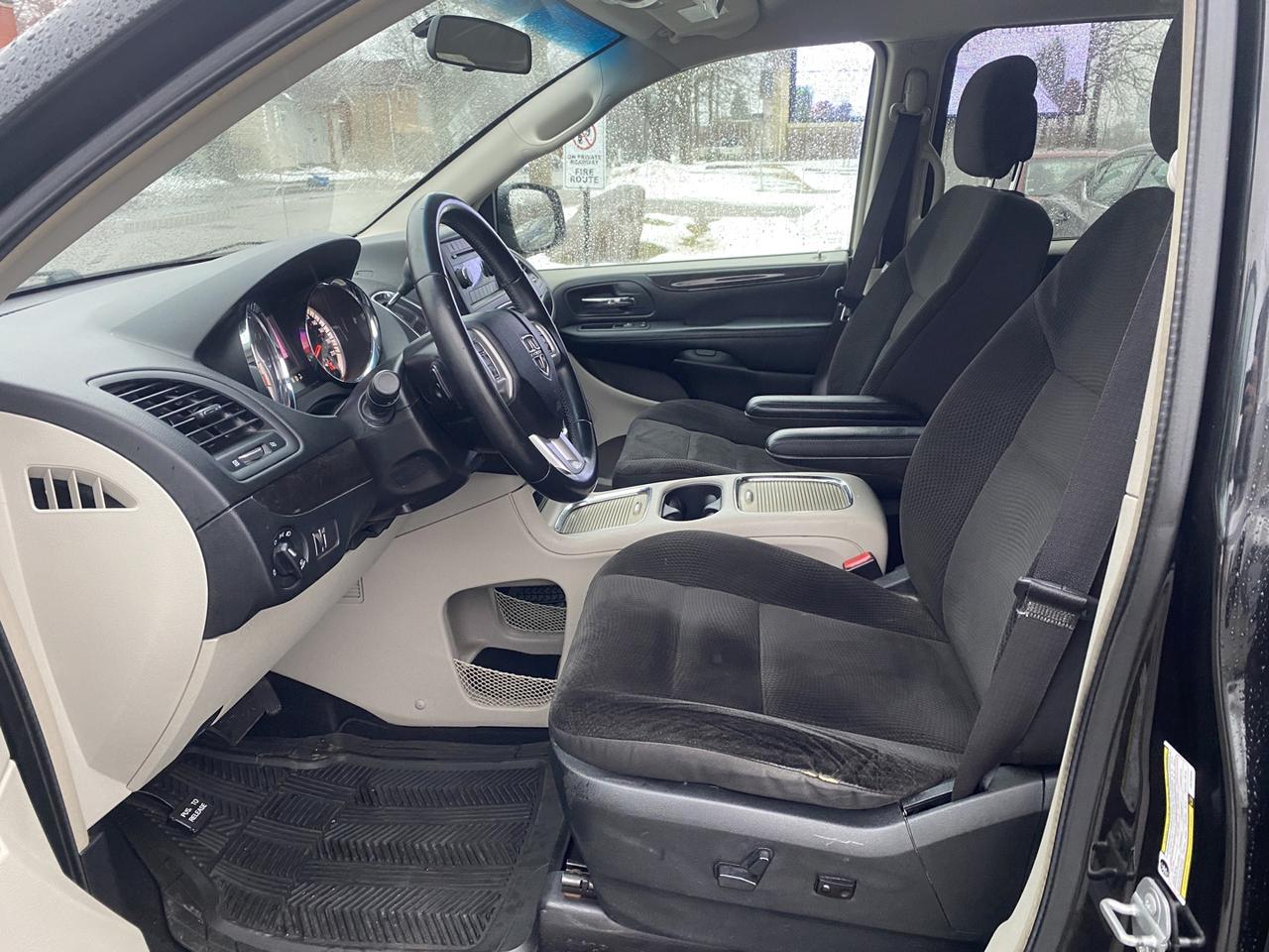 2017 Dodge Grand Caravan Crew Photo