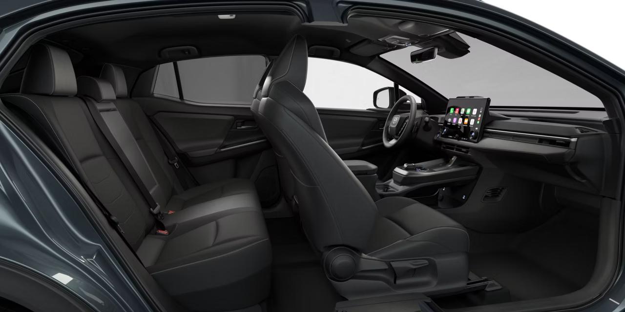 2026 Toyota C-HR SE Photo