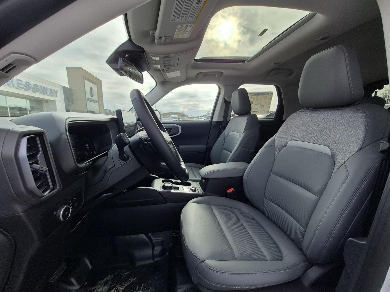 2026 Ford Bronco Sport BADLANDS, MOONROOF, TECH PKG, TRAIL CONTROL Photo