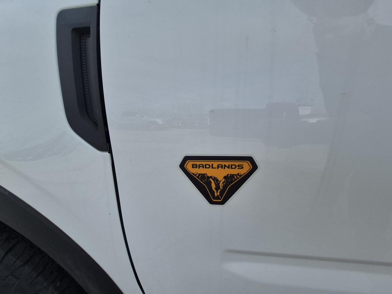 2026 Ford Bronco Sport BADLANDS, MOONROOF, TECH PKG, TRAIL CONTROL Photo