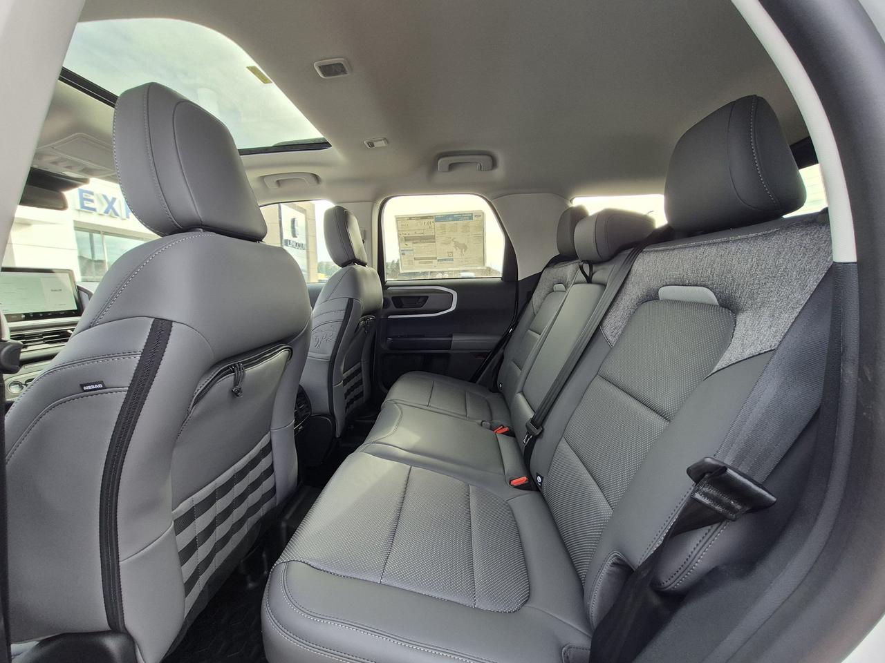 2026 Ford Bronco Sport BADLANDS, MOONROOF, TECH PKG, TRAIL CONTROL Photo