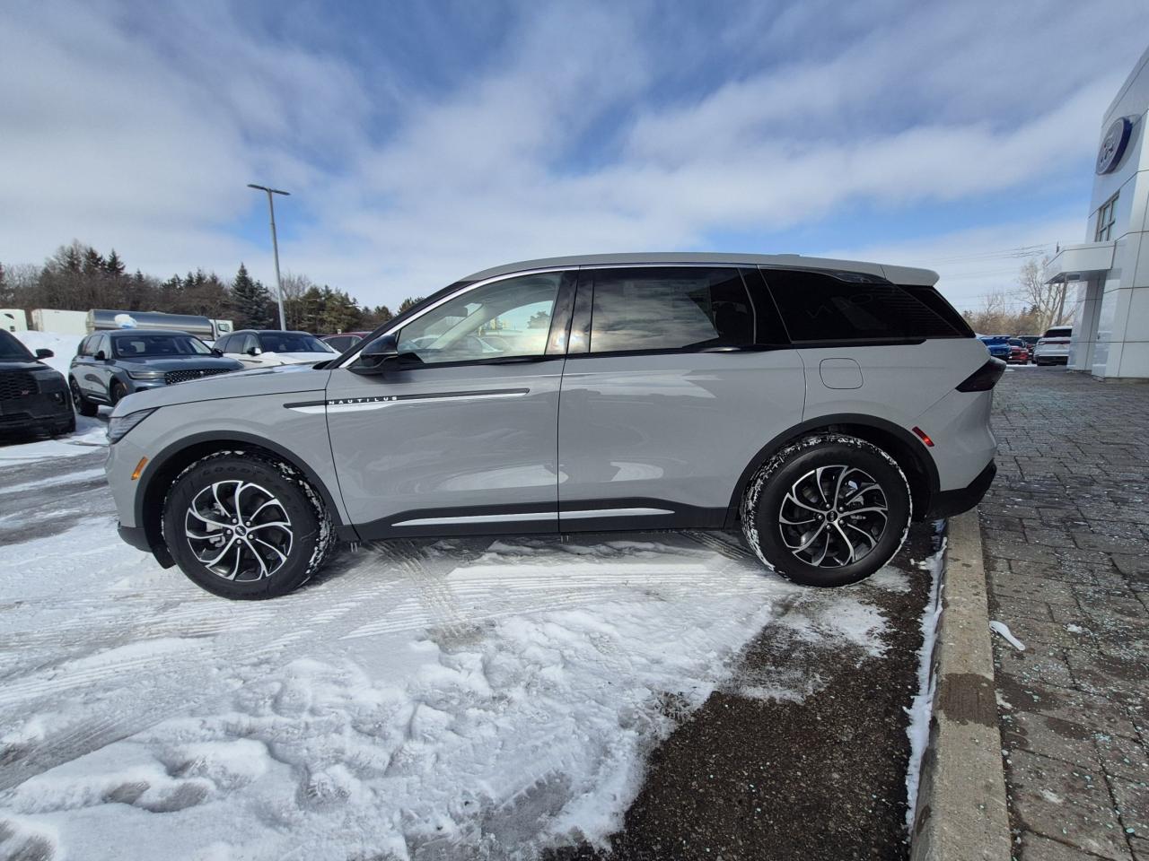 2026 Lincoln Nautilus Premiere AWD Photo4