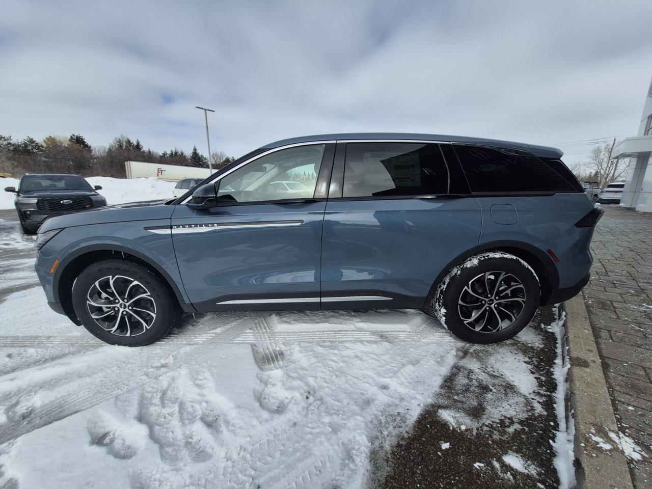 2026 Lincoln Nautilus Premiere AWD Photo4