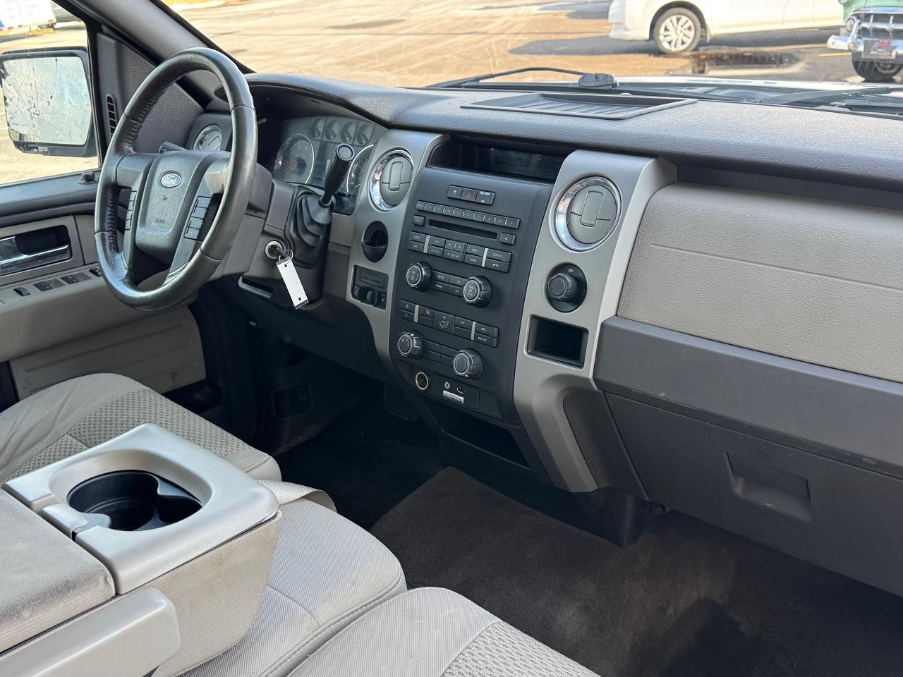 2010 Ford F-150 XL **XTR TRIM**READY TO WORK** Photo