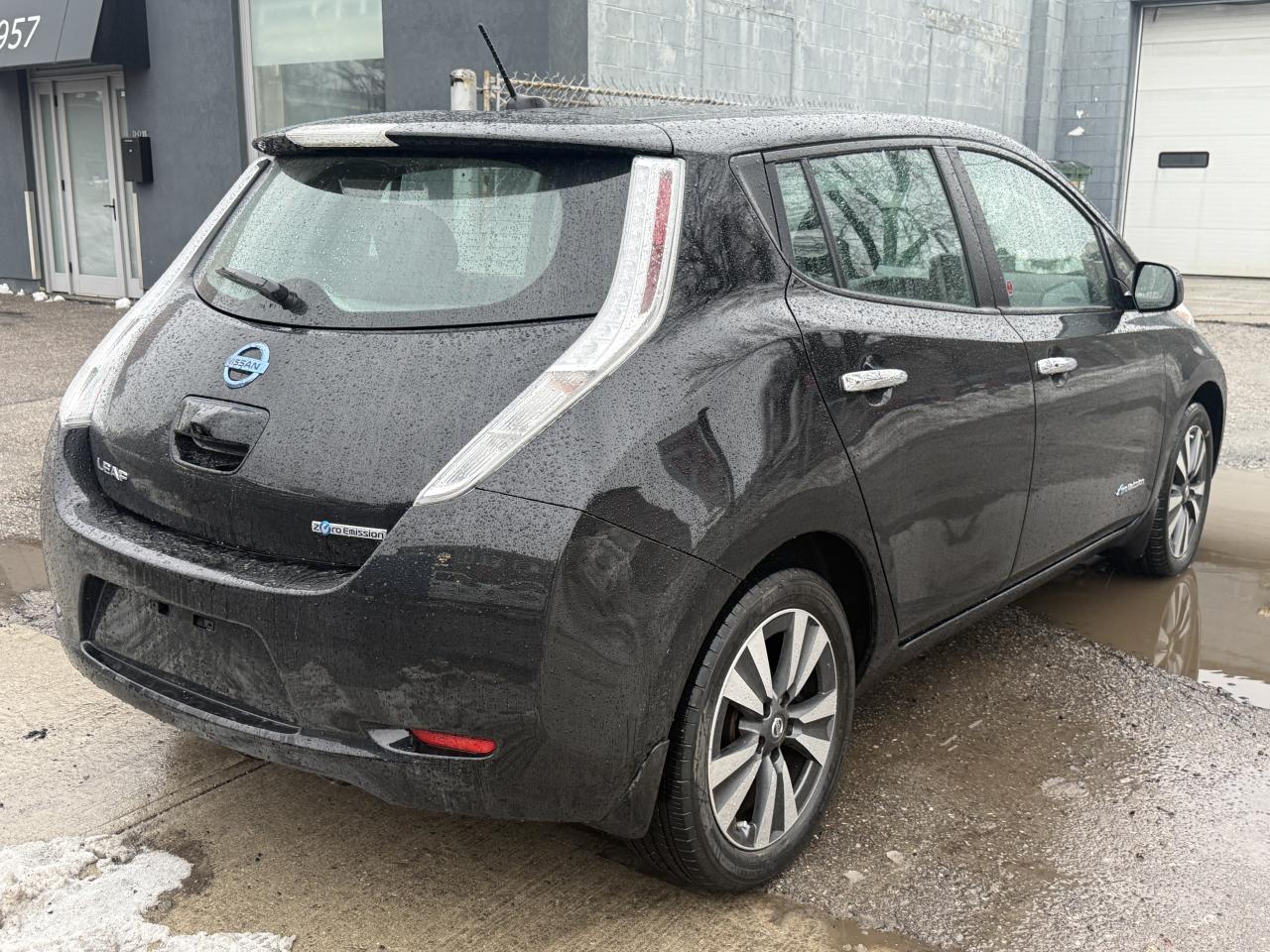2016 Nissan Leaf SV Photo