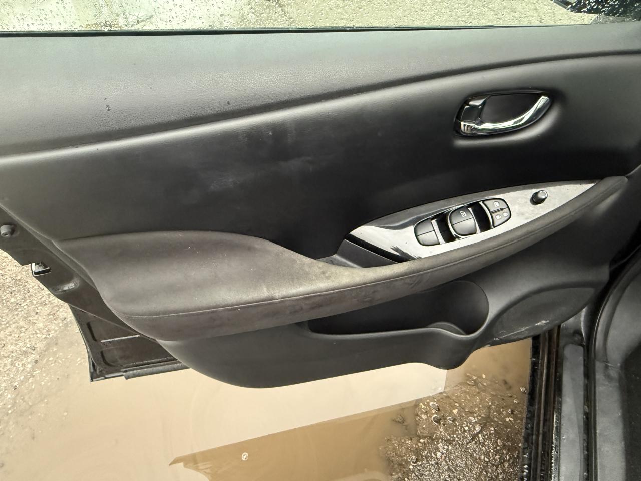 2016 Nissan Leaf SV Photo