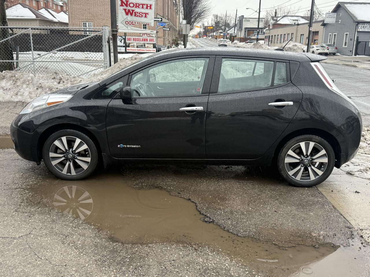 2016 Nissan Leaf SV Photo