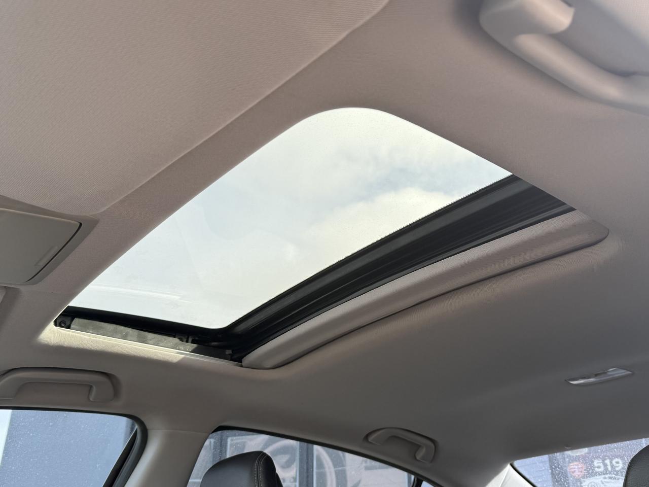 2014 Honda Accord Touring | Leather | Sunroof | Navigation Photo