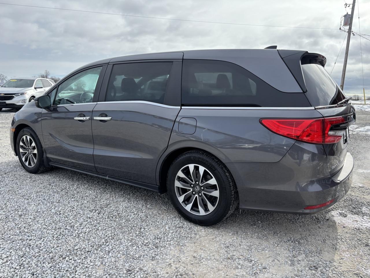 2022 Honda Odyssey EX-L Photo2