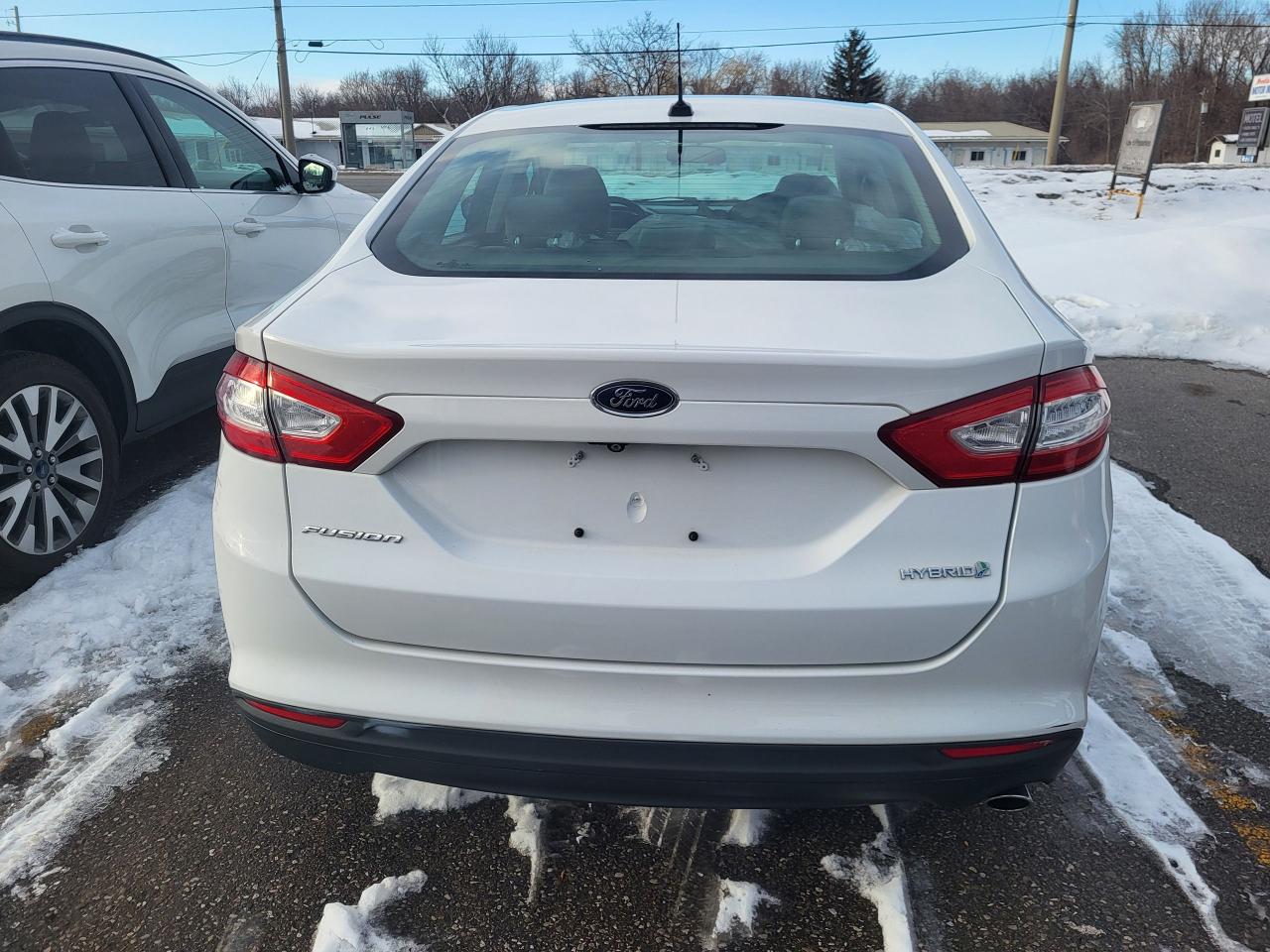 2015 Ford Fusion S Hybrid Photo