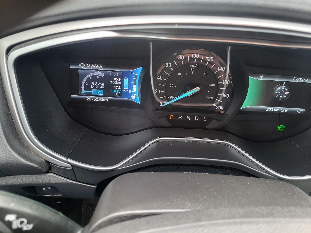 2015 Ford Fusion S Hybrid Photo