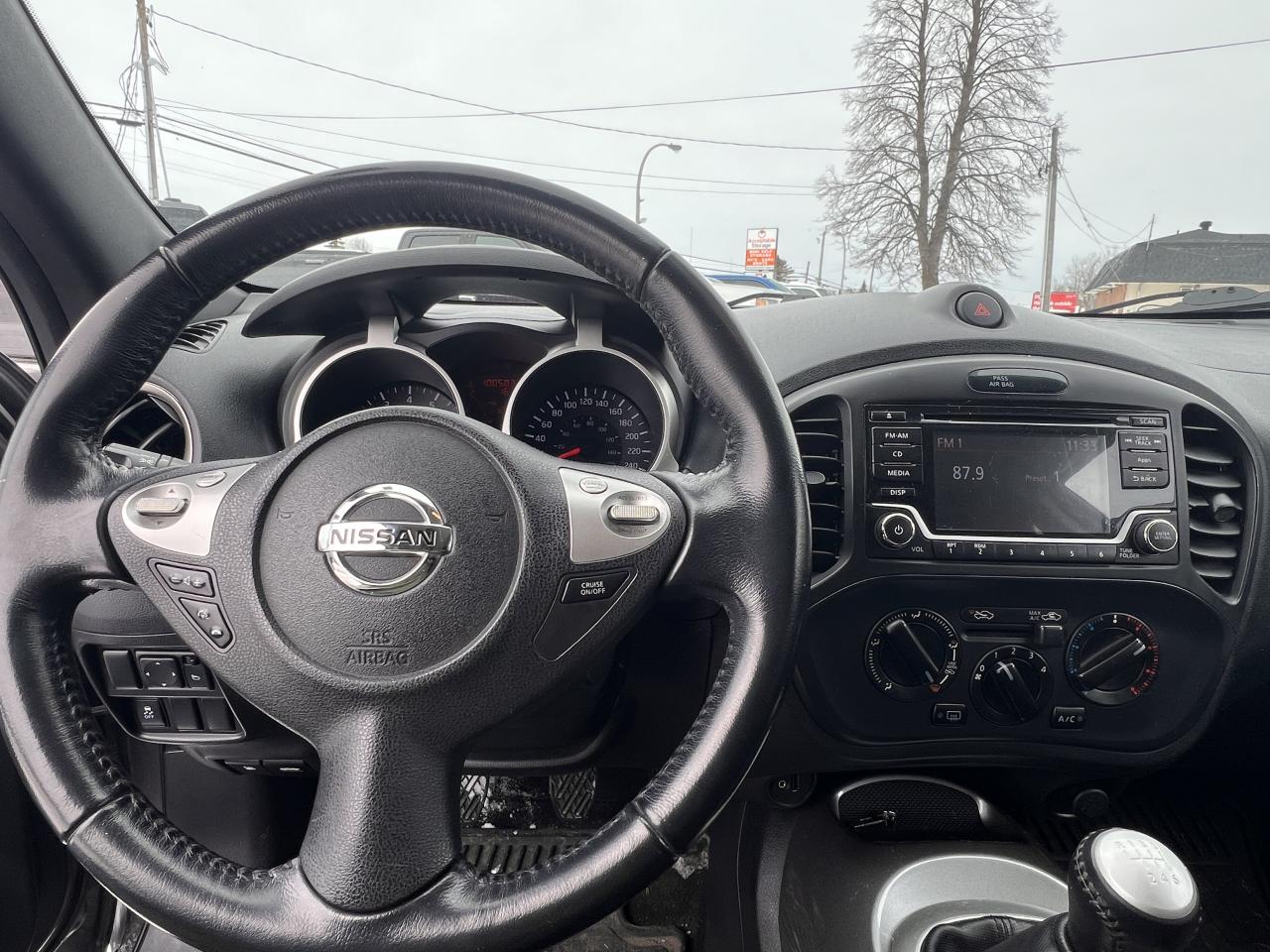 2015 Nissan Juke SV Photo