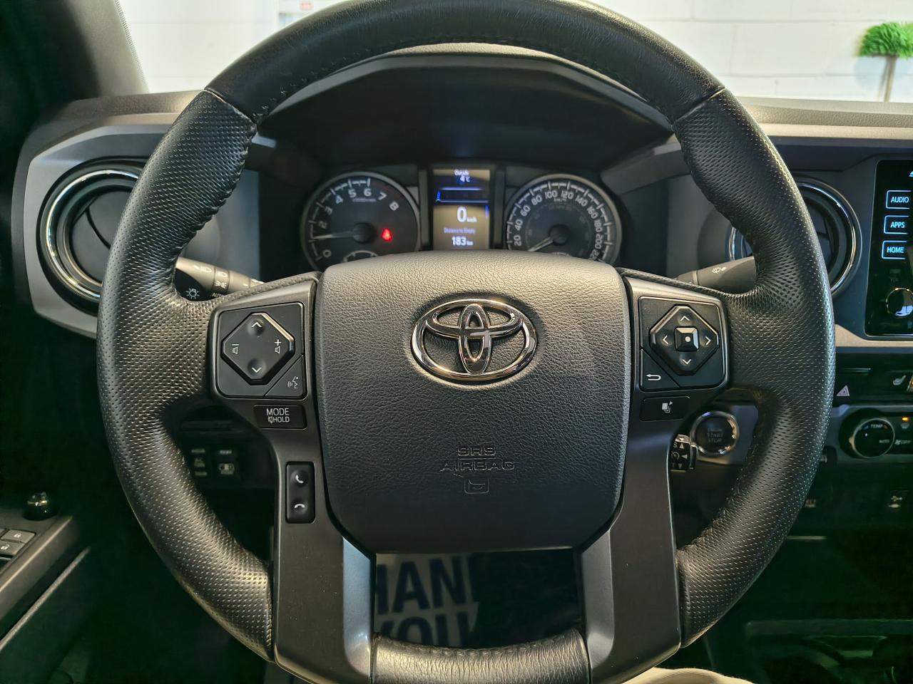 2017 Toyota Tacoma TRD Sport Photo0