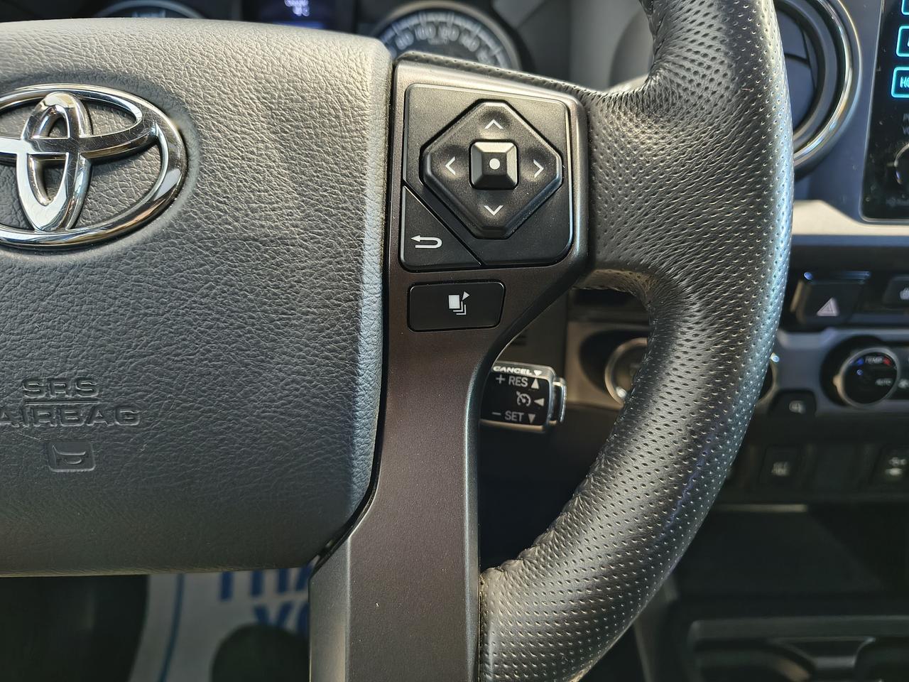 2017 Toyota Tacoma TRD Sport Photo0