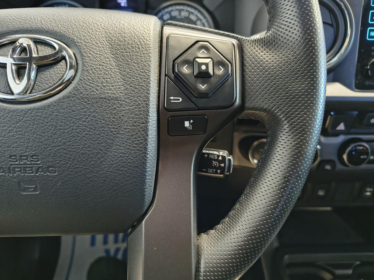 2017 Toyota Tacoma TRD Sport Photo0