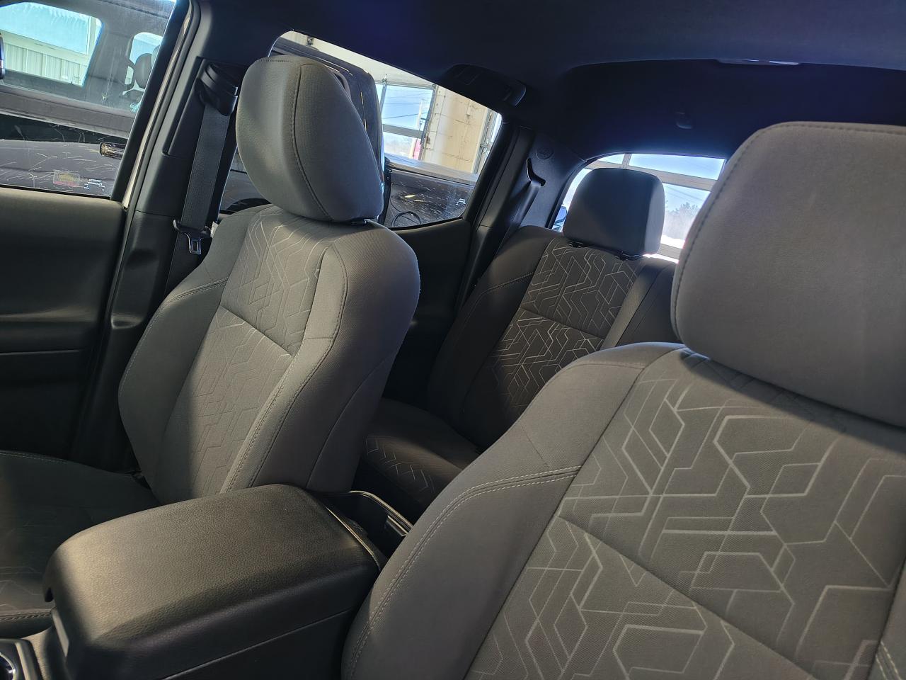 2017 Toyota Tacoma TRD Sport Photo0