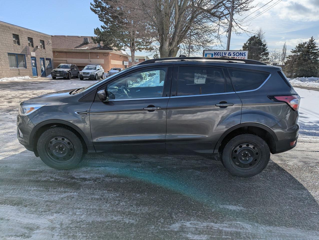 2017 Ford Escape "4X4 Luxury SUV" certified + FREE 6M warranty Photo