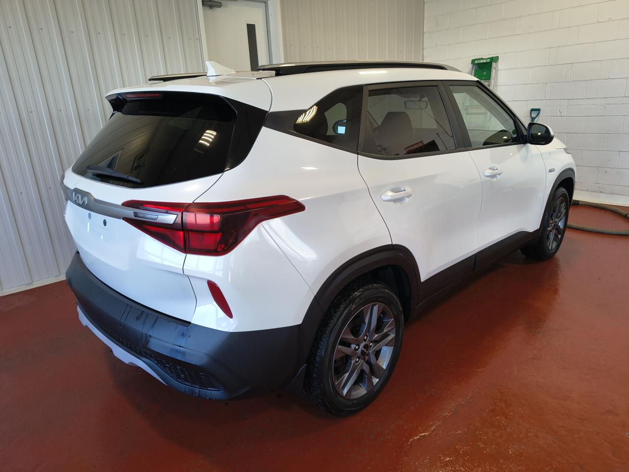 2023 Kia Seltos LX Photo0