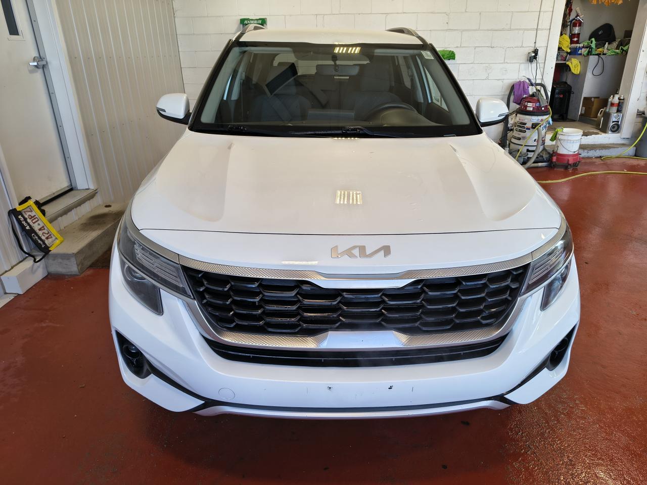 2023 Kia Seltos LX Photo0