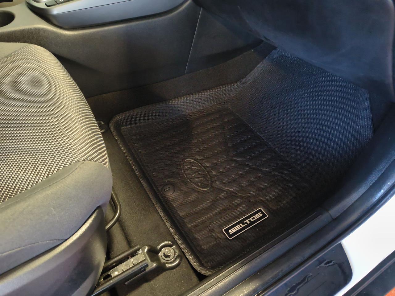 2023 Kia Seltos LX Photo0