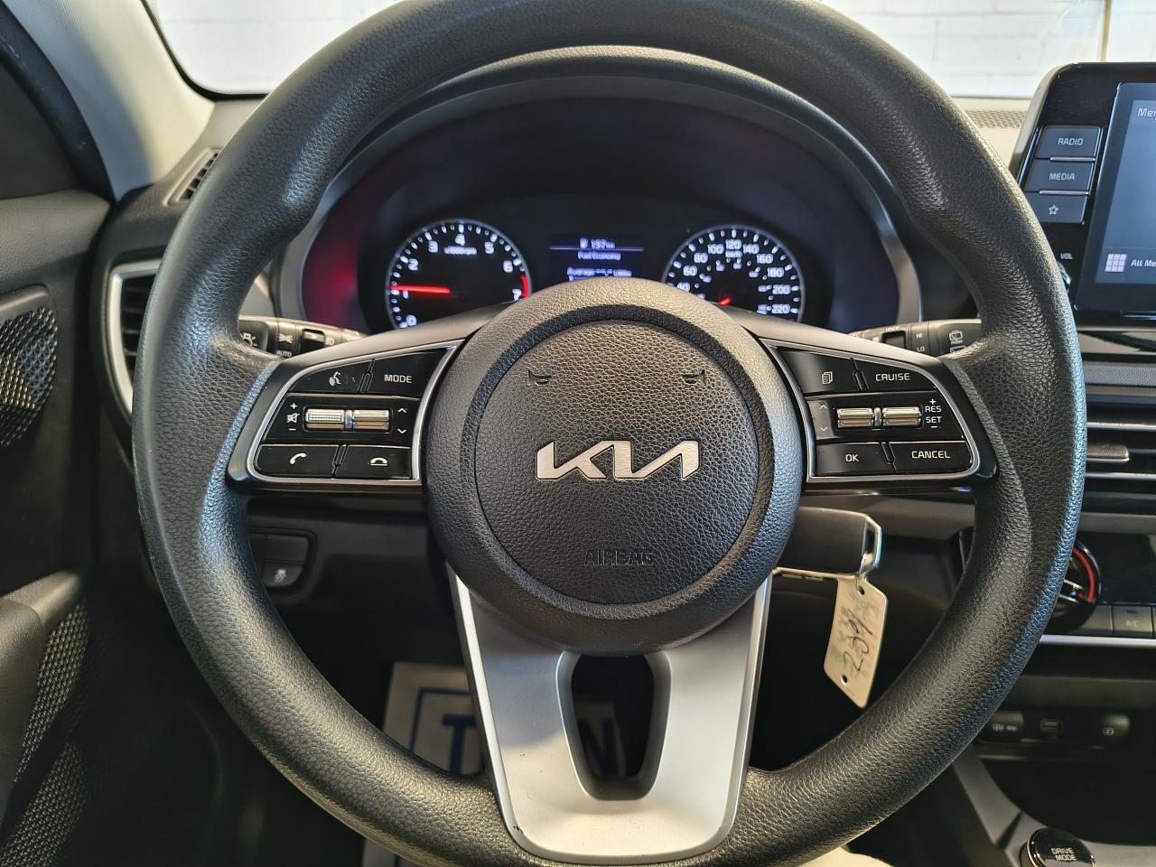 2023 Kia Seltos LX Photo0