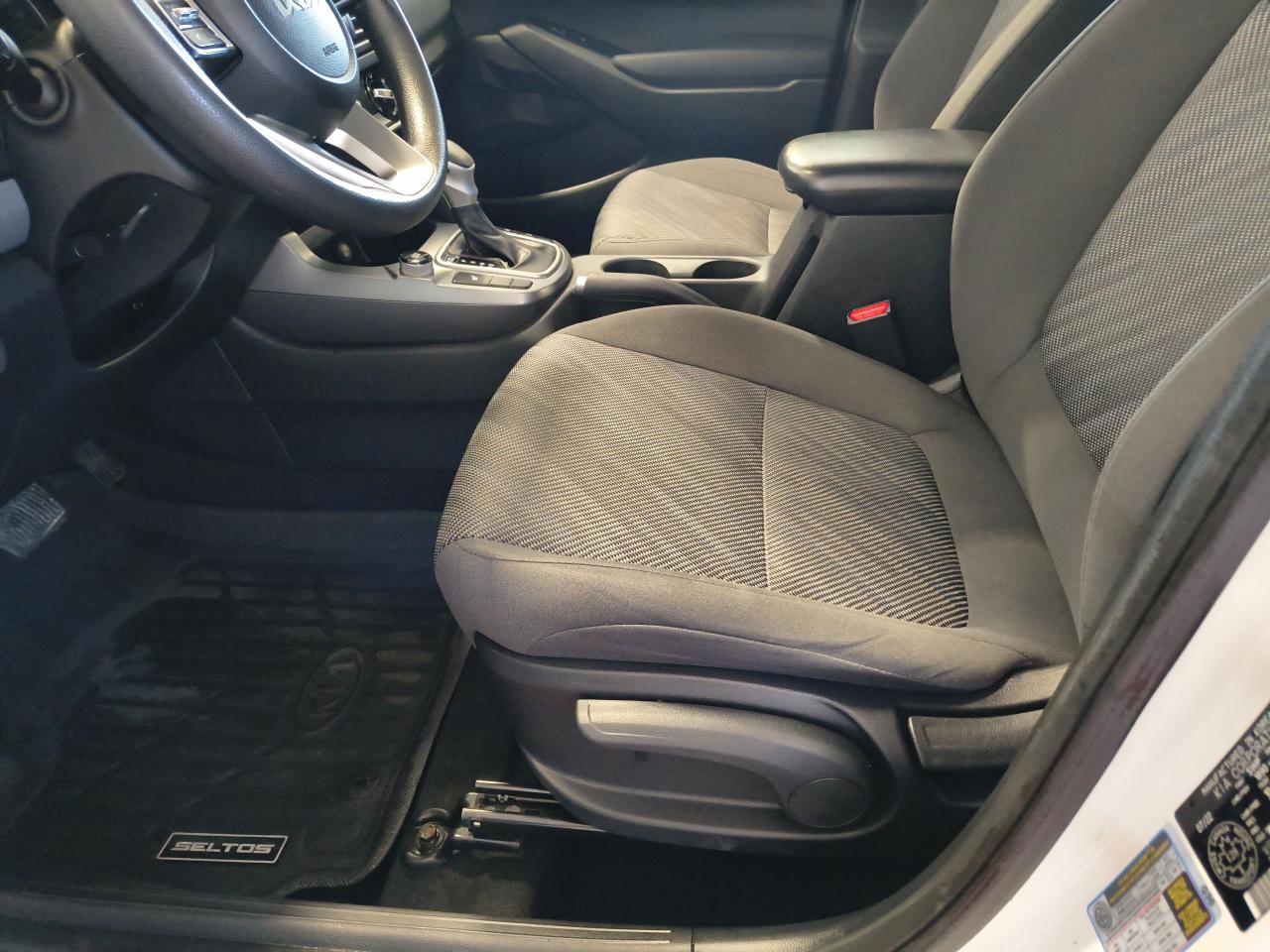 2023 Kia Seltos LX Photo0