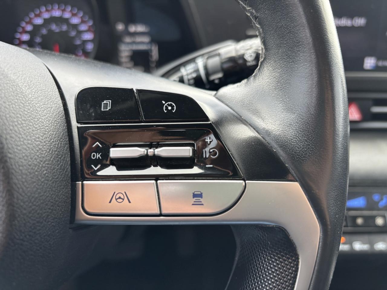 2021 Hyundai Elantra SEL Photo