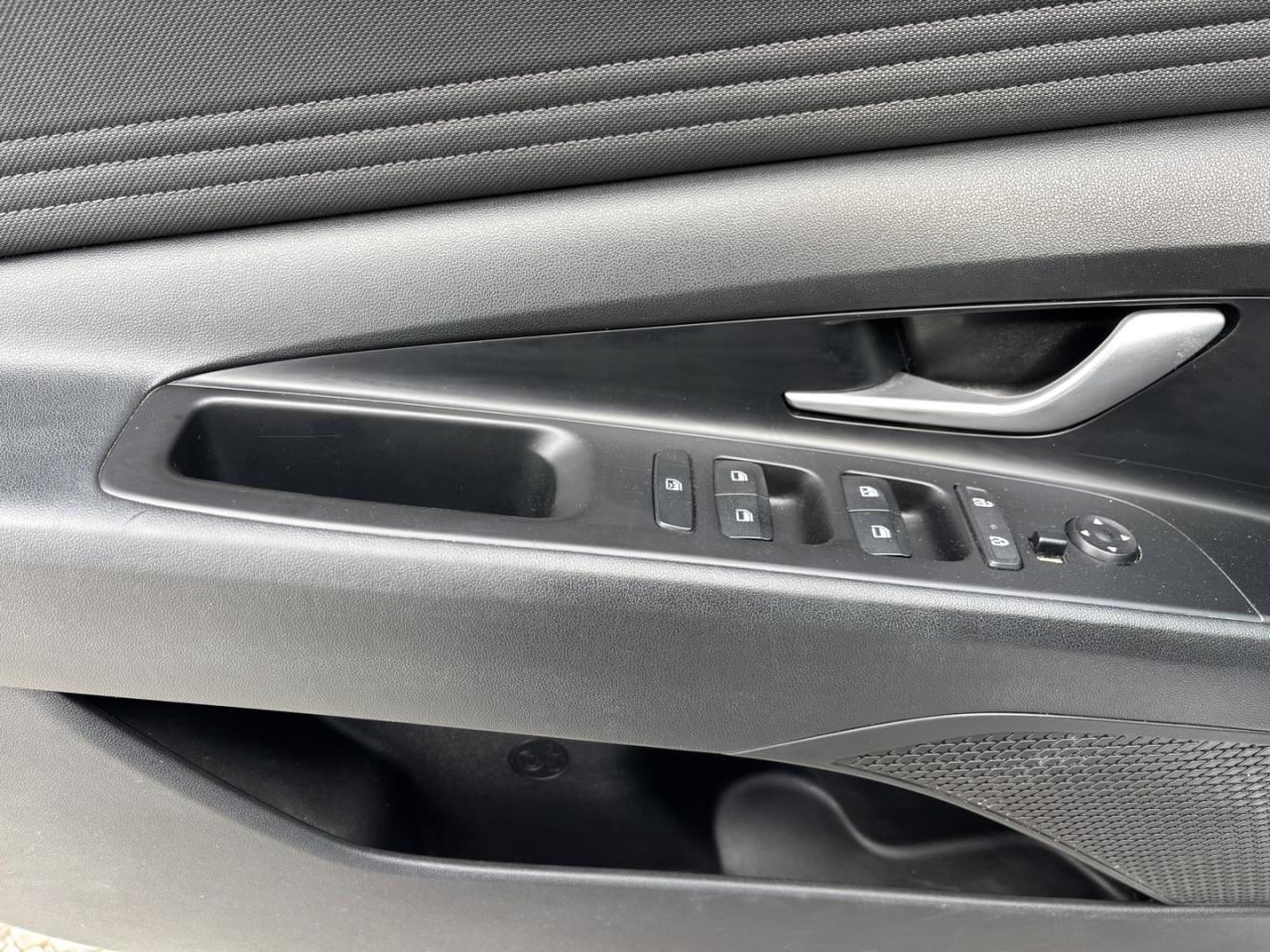 2021 Hyundai Elantra SEL Photo