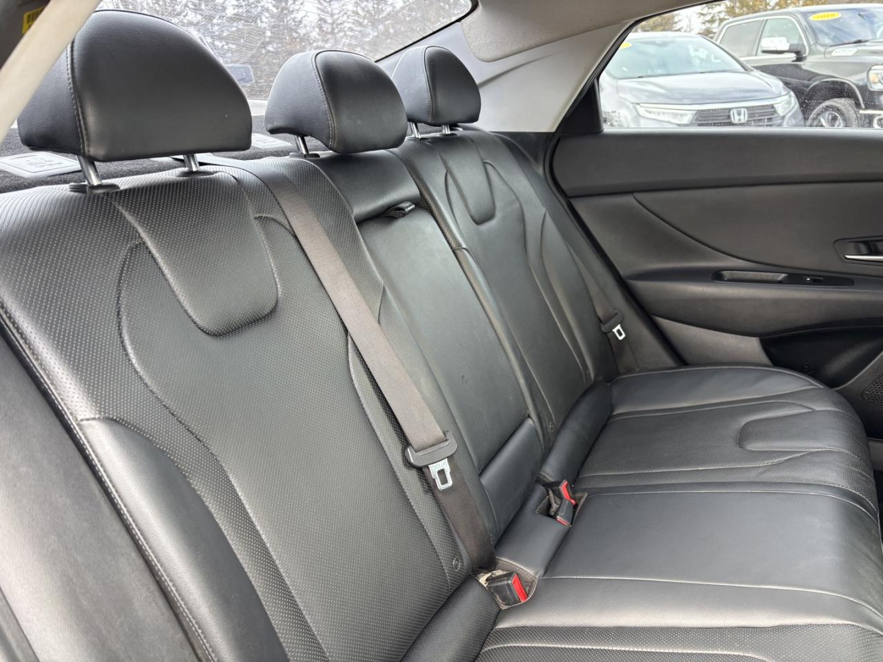 2021 Hyundai Elantra SEL Photo