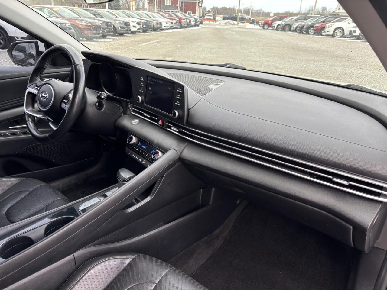 2021 Hyundai Elantra SEL Photo