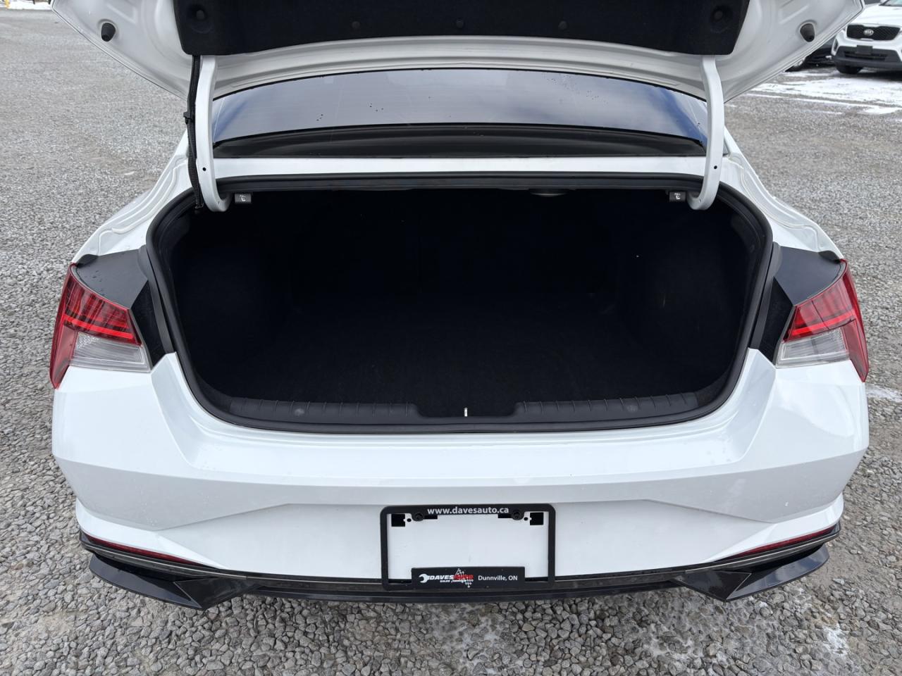 2021 Hyundai Elantra SEL Photo