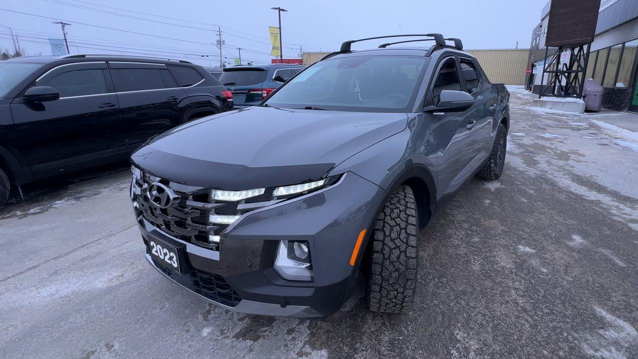 2023 Hyundai Santa Cruz Preferred 4X4, HEATED LEATHER SEATS/ STEERING WHEEL, SUNROOF, NAV, BACK UP CAM!! Photo