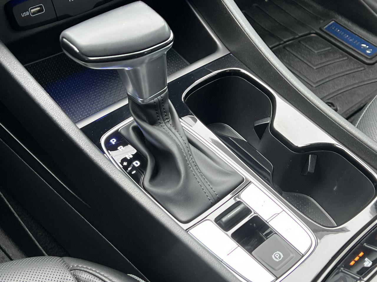 2023 Hyundai Santa Cruz Preferred 4X4, HEATED LEATHER SEATS/ STEERING WHEEL, SUNROOF, NAV, BACK UP CAM!! Photo