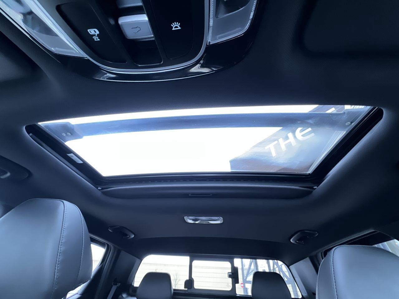 2023 Hyundai Santa Cruz Preferred 4X4, HEATED LEATHER SEATS/ STEERING WHEEL, SUNROOF, NAV, BACK UP CAM!! Photo