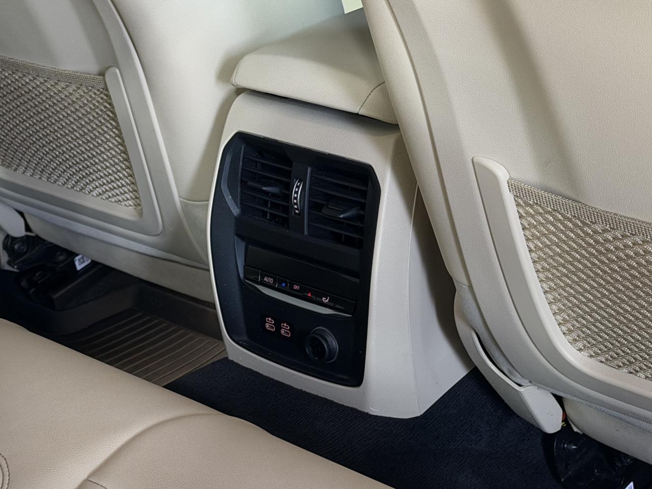 2019 BMW 3 Series 330i xDrive Photo