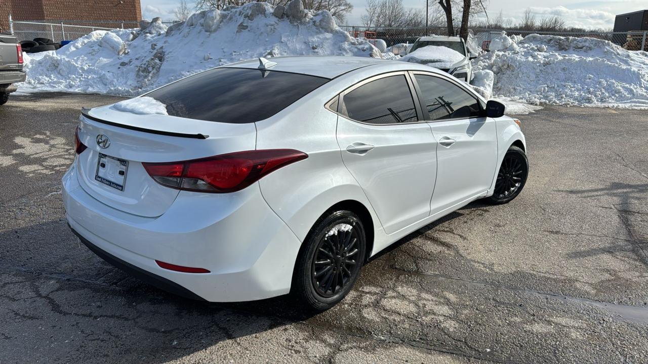 2015 Hyundai Elantra GL MODEL Photo3