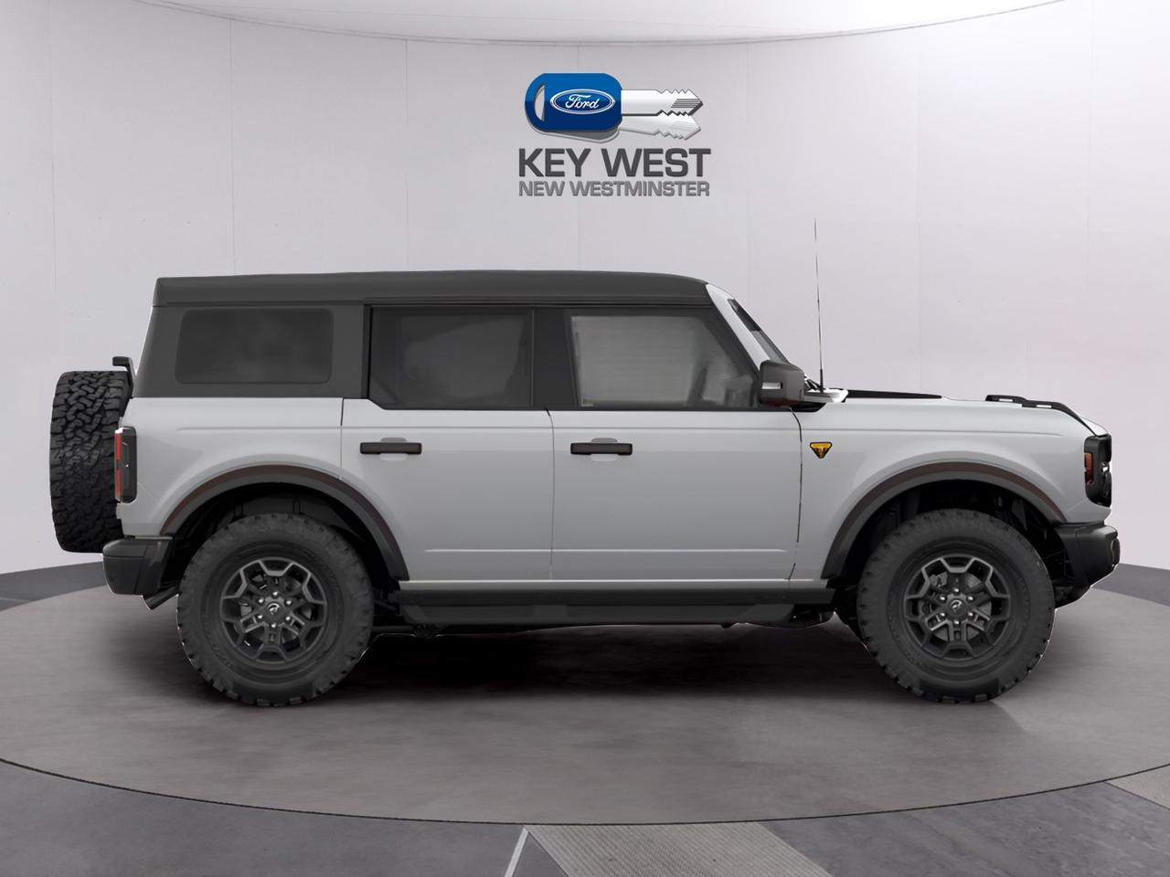 2026 Ford Bronco Badlands 4 Door 4x4 Photo3