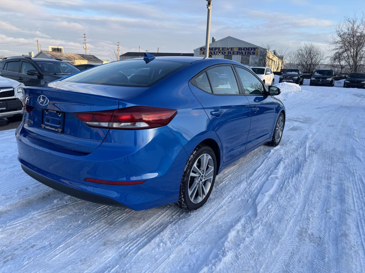 2018 Hyundai Elantra SEL Photo4