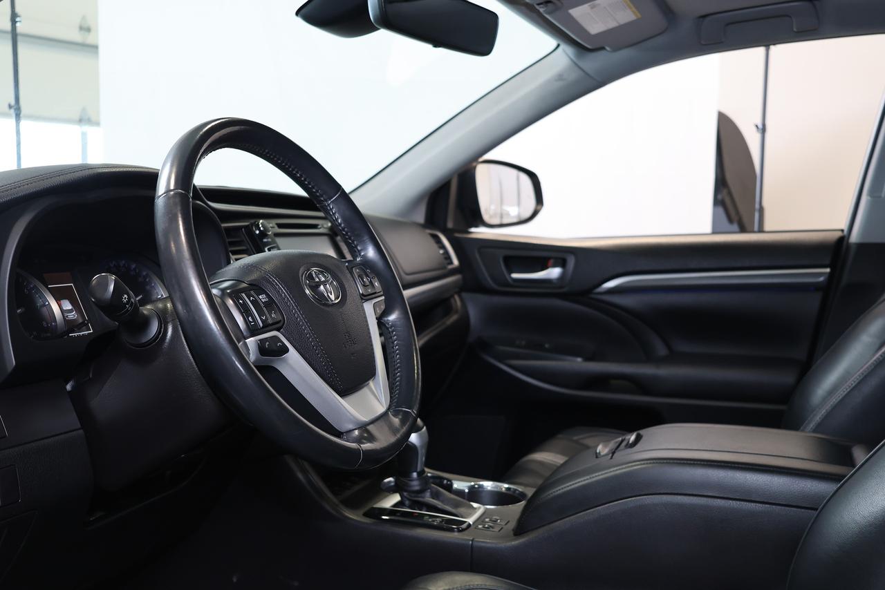 2018 Toyota Highlander SE AWD - LEATHER|KEYLESS|SUNROOF|CAMERA Photo
