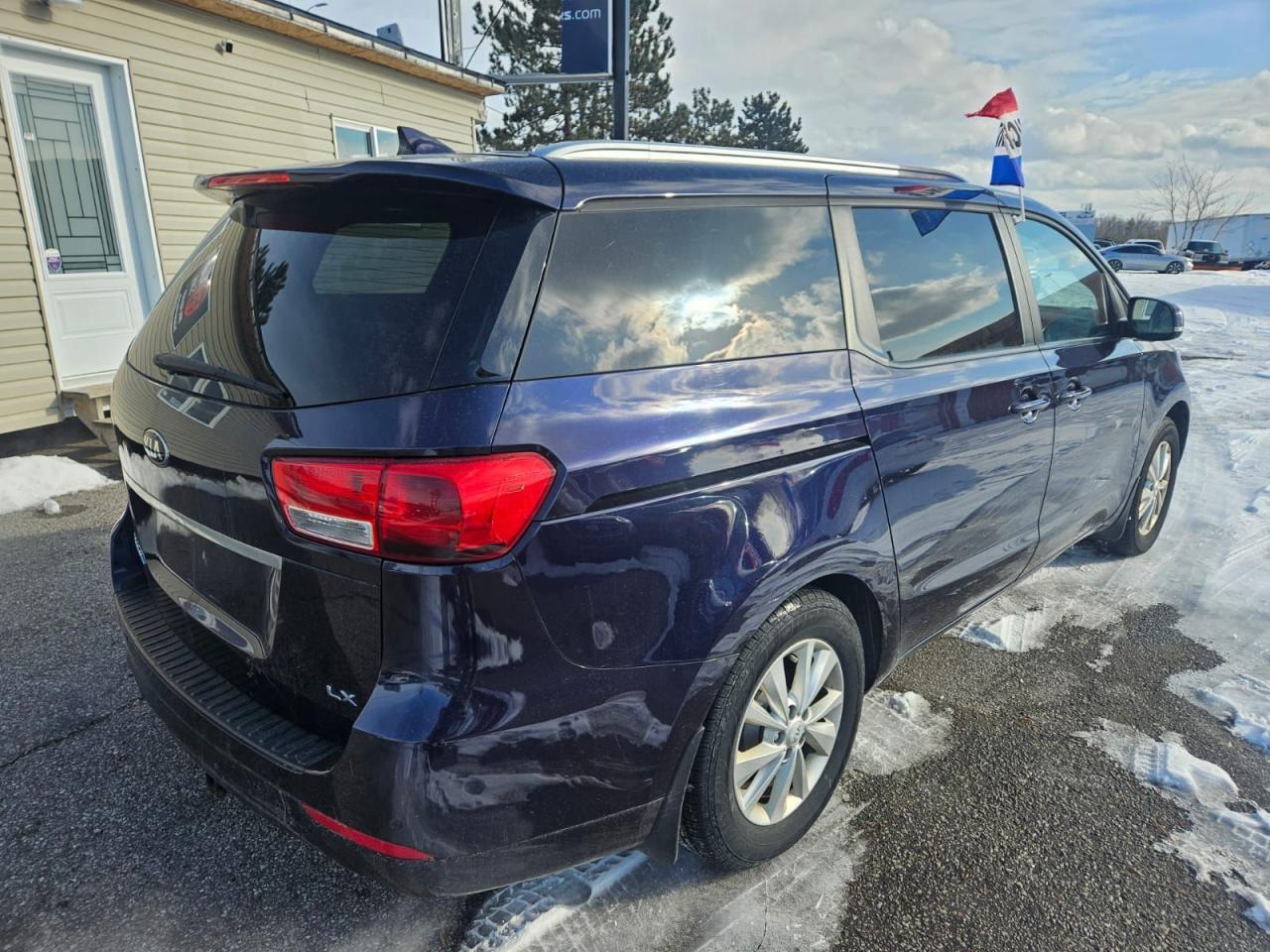 2018 Kia Sedona LX Photo