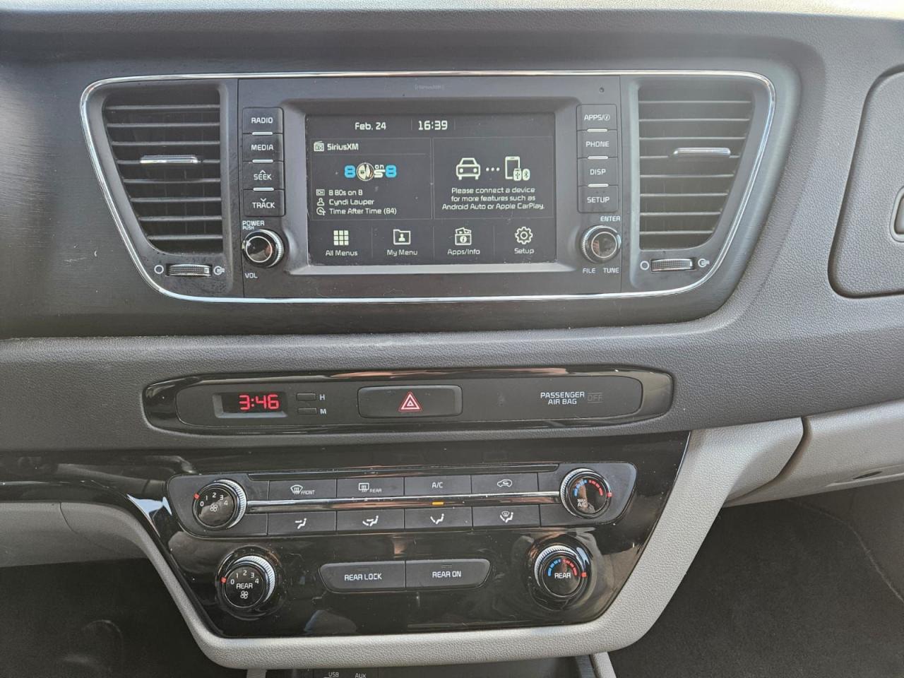 2018 Kia Sedona LX Photo