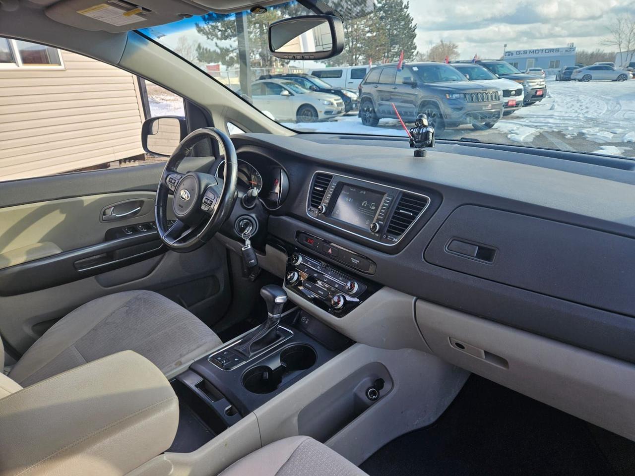 2018 Kia Sedona LX Photo