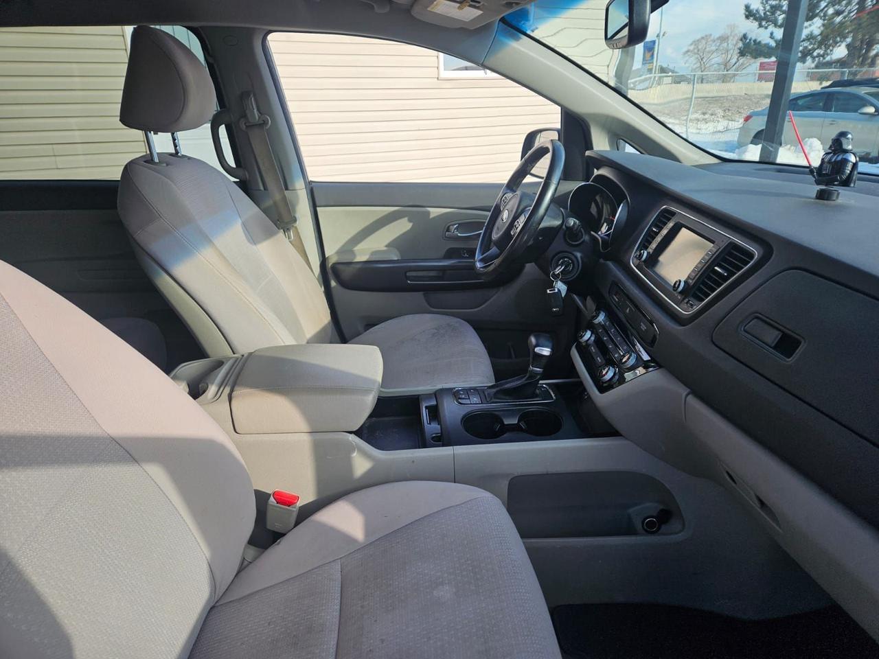2018 Kia Sedona LX Photo