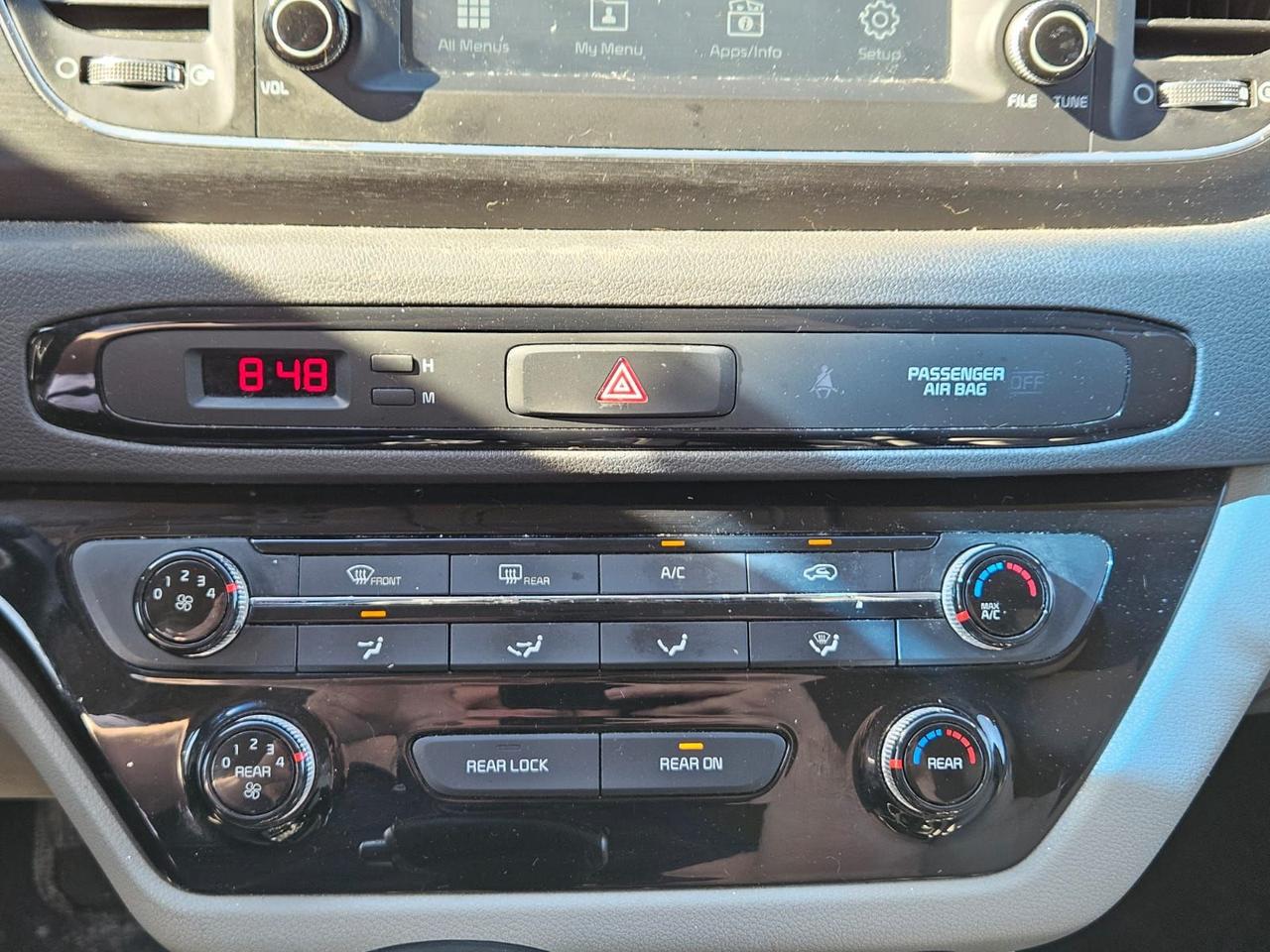 2018 Kia Sedona LX Photo